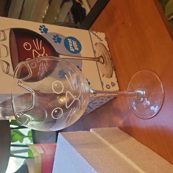 Purrfect Wine Glass & Corkscrew - Picture 2 of 8